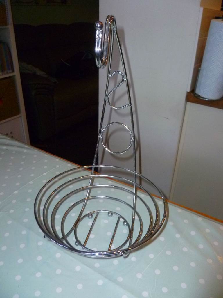 Chrome Fruit Bowl with Banana Hanger