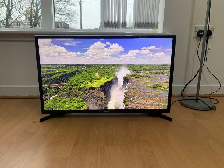 Samsung 32 inch Smart TV
