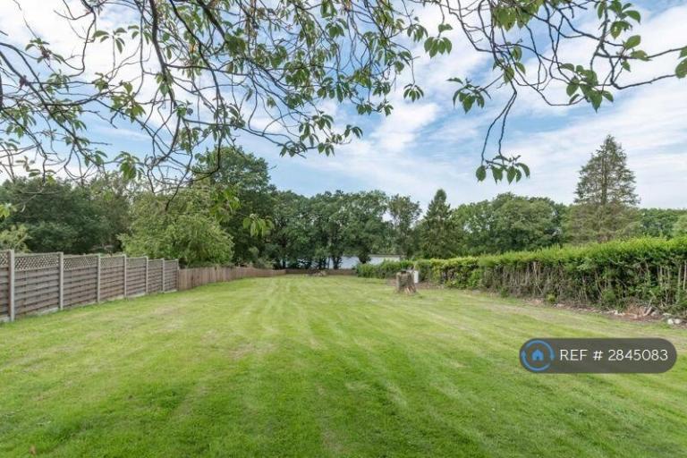 2 bedroom house in Earlswood Common, Solihull, B94 (2 bed) (#2845083)