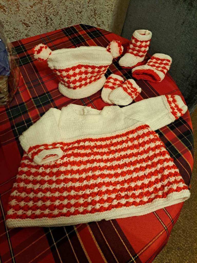 SALE = BABY GIRL'S DRESS SET size 18" (3-6 months old).