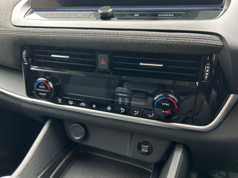 2025 Nissan Qashqai 1.3 DiG-T MH Acenta Premium 5dr HATCHBACK PETROL Manual