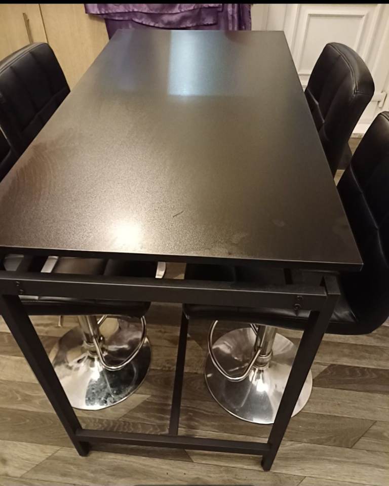 Breakfast bar table and chairs 