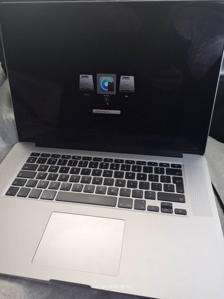 Apple MacBook Pro 15 inch retina (Ventura OSX and Windows 11 installed)