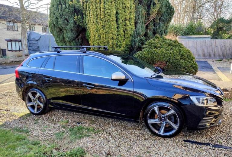 Volvo V60 Cruz Aero roof bars