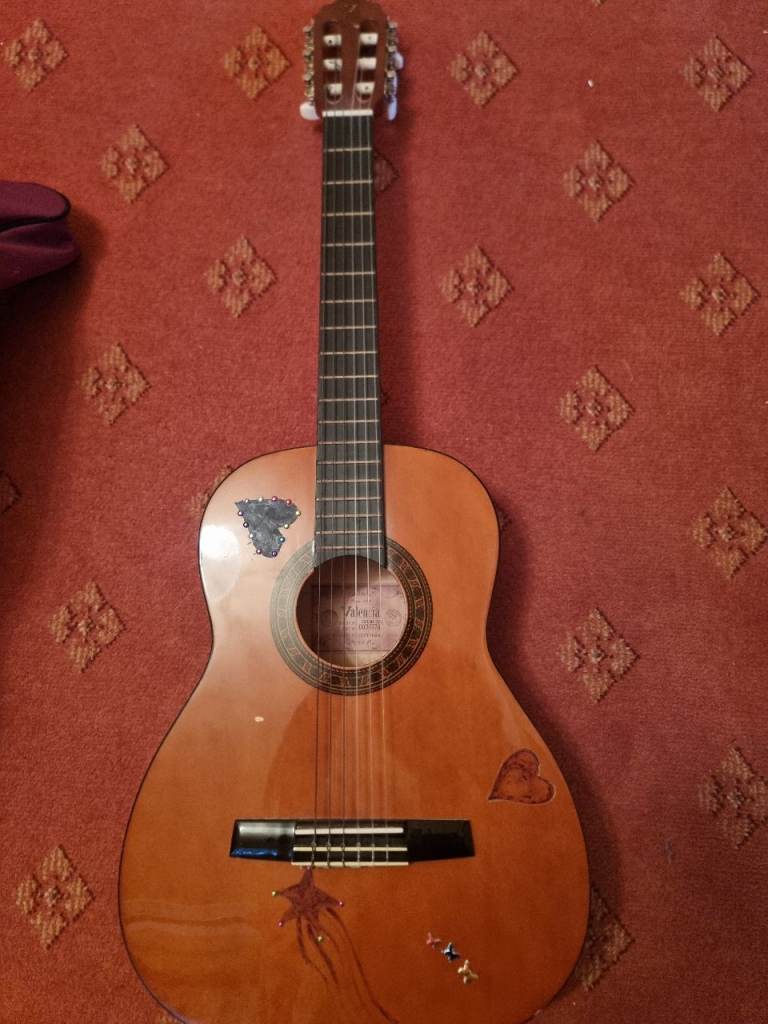 Valencia Classical Acoustic Guitar  Cg-160 3/4 Size used.