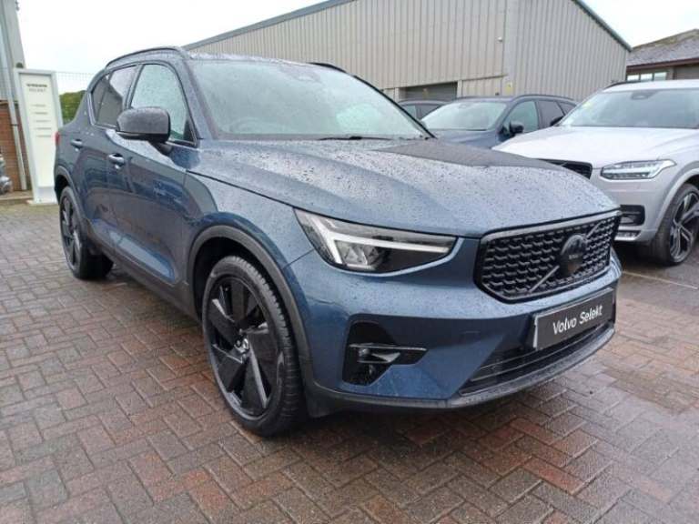 VOLVO XC40 2.0 B3P Plus Black Edition 5dr Auto