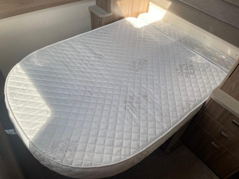 Swift Bessacarr 494 4 berth 4 belt rear fixed bed, dinette conversion motorhome