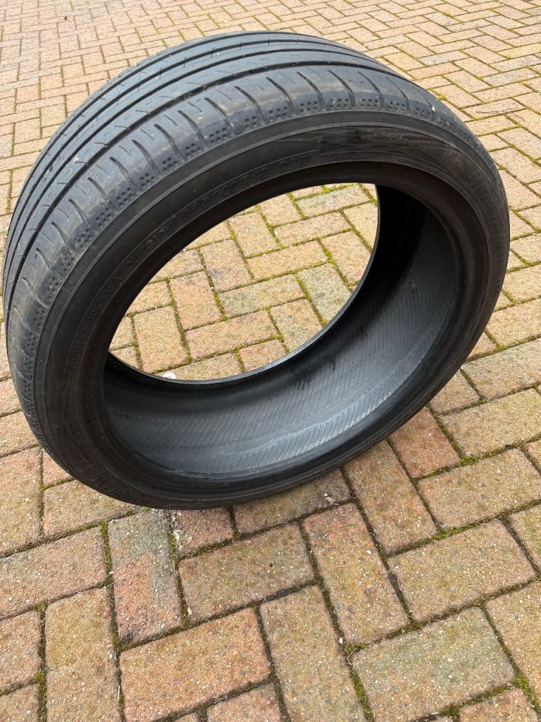 Yokohama Tyre 225/40 R18 92W