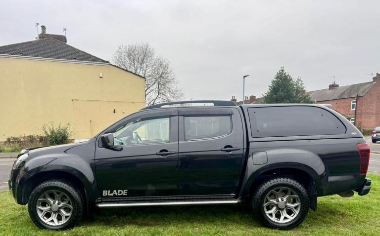 2016 Isuzu D-Max 2.5TD Blade Double Cab 4x4 Auto PICK UP Diesel Automatic