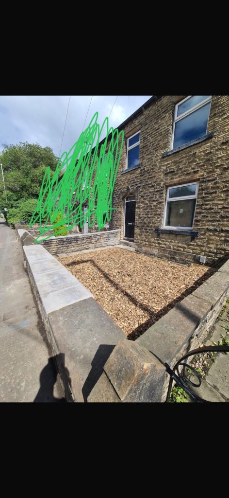 House fir sale on Leeds road Hd21ub 