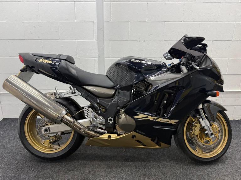 KAWASAKI ZX12R ** MAY 2027 MOT - WARRANTY **