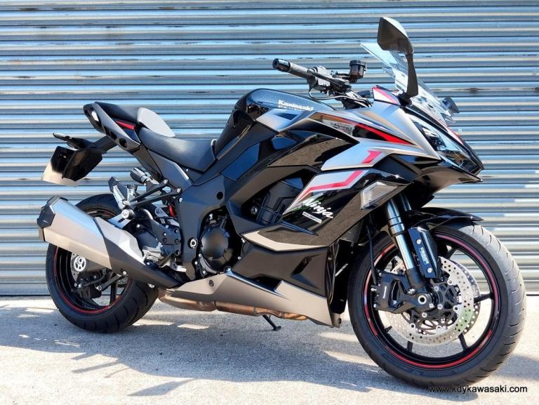 2025 Kawasaki Ninja 1000SX 