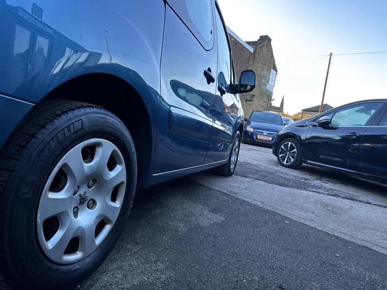  Peugeot Partner Tepee 1.6 HDi Tepee S EGC (s/s) 5dr Diesel Automatic