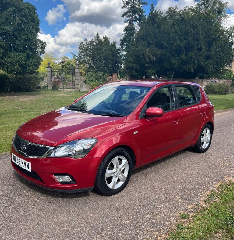 KIA CEED 2 ECODYNAMICS 1.6 CRDI,2010,MANUAL,FULL KIA MAIN DEALER SERVICE HISTORY !!