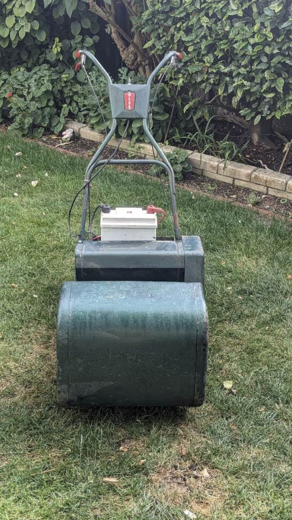 QUALCAST CLASSIC SELF-PROPELLED BATTERY OPERATED