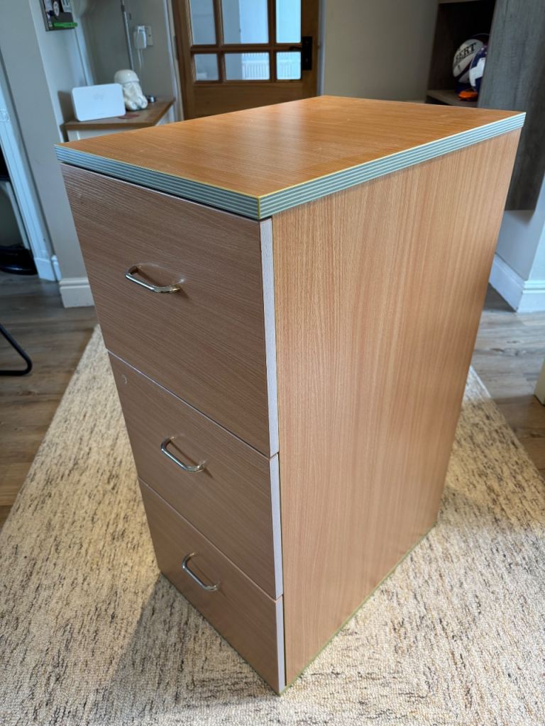 Filing cabinet, 3 drawer, wood veneer