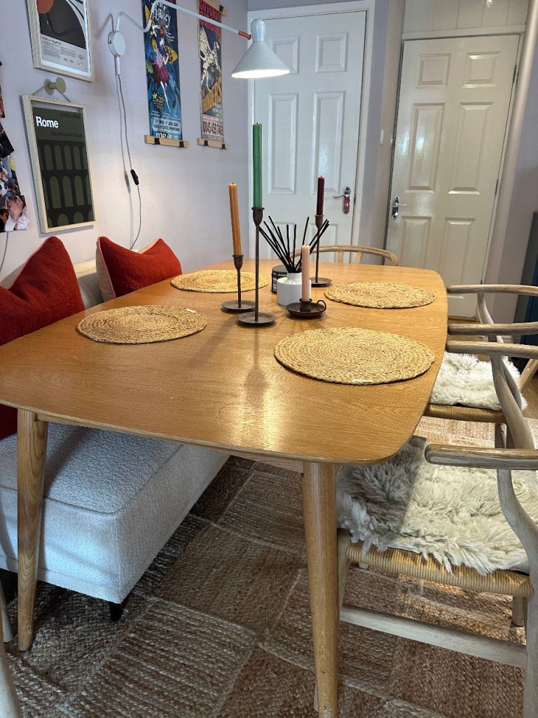 Mid century style Dining Table, extends from 6 to 8 person arrangement, Good Condition