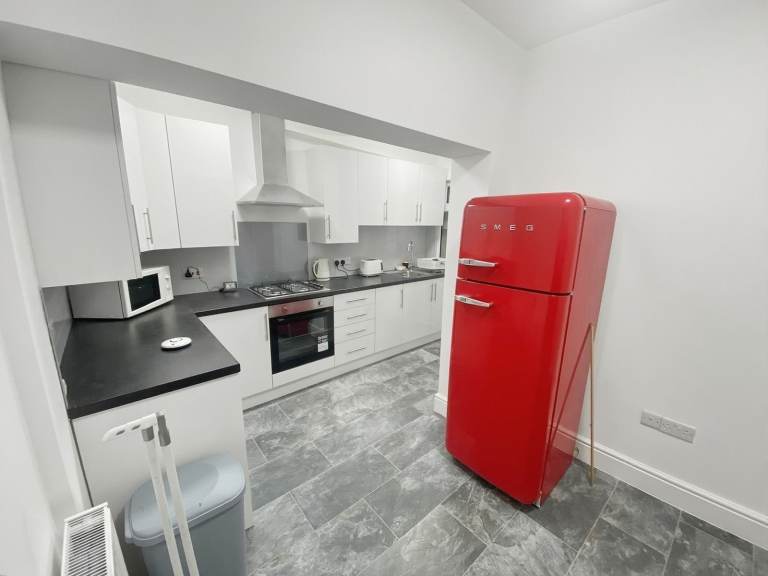 2 Bedroom House - Francis Rd, Ilford IG1