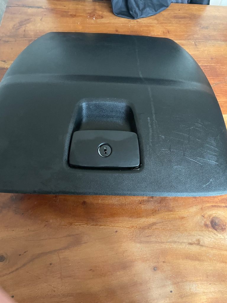 Peugot boxer glove box