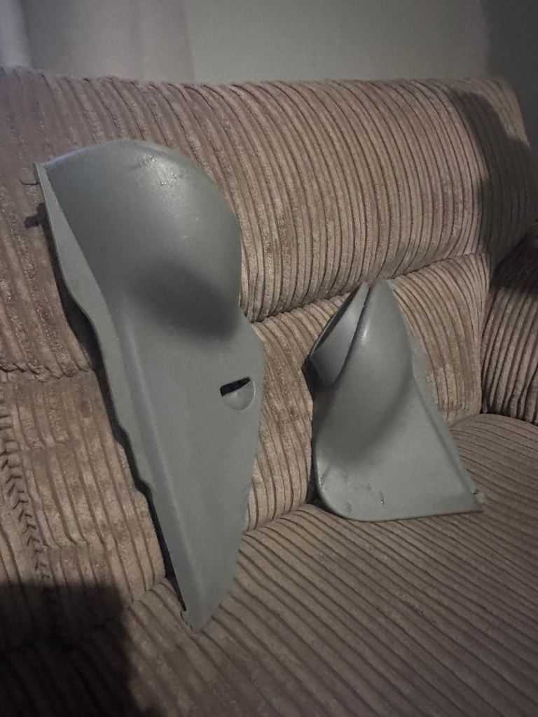 2012 Vauxhall vivaro cup holders driver+passenger  