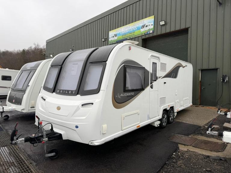 2021 BAILEY ALICANTO GRANDE FARO - 4 BERTH CARAVAN