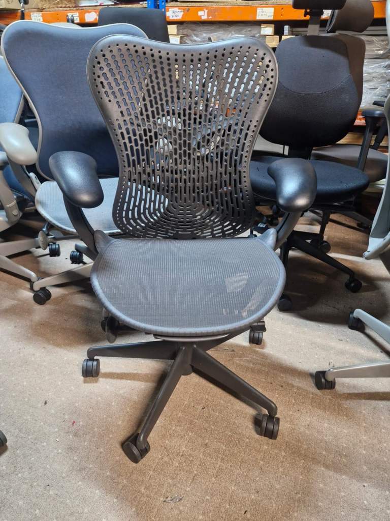 Herman miller mirra 2 in excellent condition
