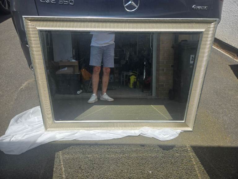 Wall mirror 