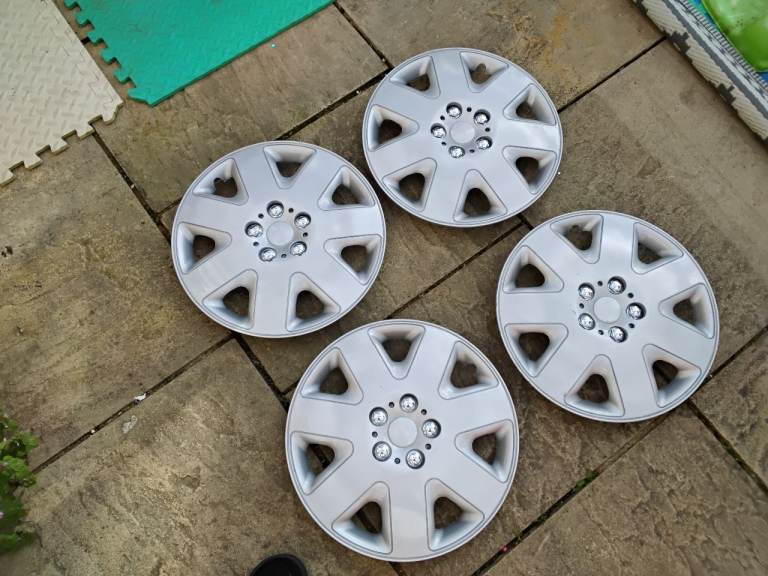 Set of 4 Silver 16" Universal Wheel Trims / Hubcaps (New Style)