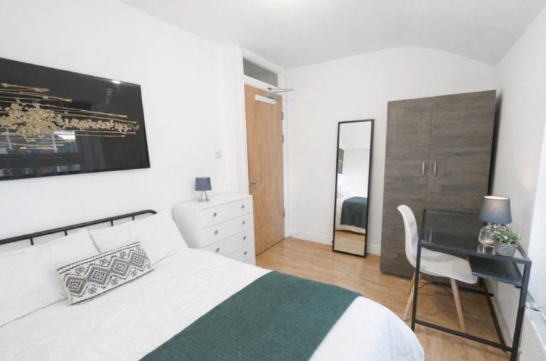 Double Room Whitechapel £820/pm - Bills Inc | Bethnal Green | Zone 2!