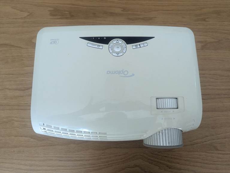 Optoma HD25E Full HD 1080P Projector With Remote And Cable