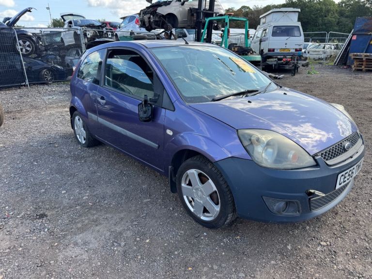 Ford fiesta mk6 1.25 2007 purple BREAKING FOR PARTS