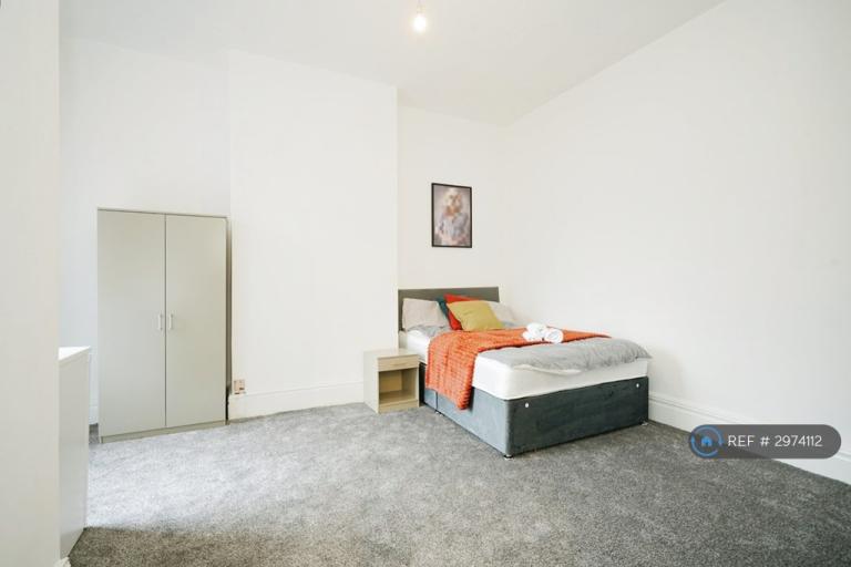 1 bedroom in Crawford Avenue, Bolton, BL2 (#2974112)