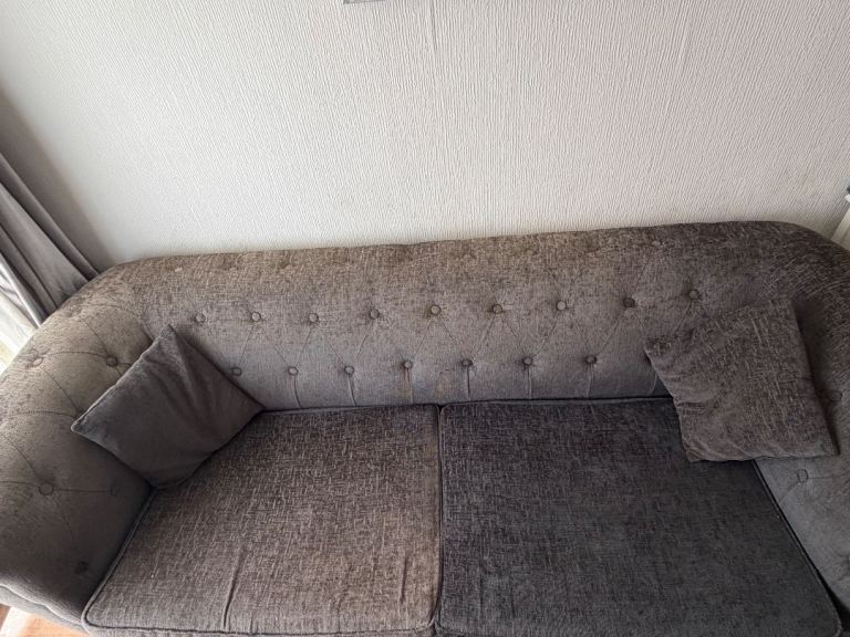 Free Chesterfield sofa 