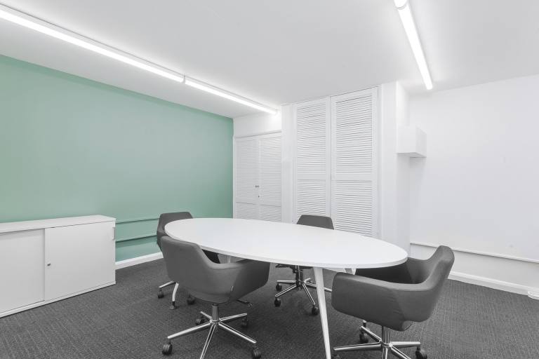Coventry - CV1 2DY \ Private Office with 4 Desks