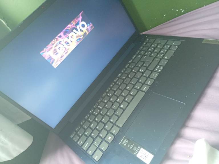 Lenovo Laptop i3 intel core Windows 10 Professional 64bit Office 64bit  Pro hdmi webcam charger inc
