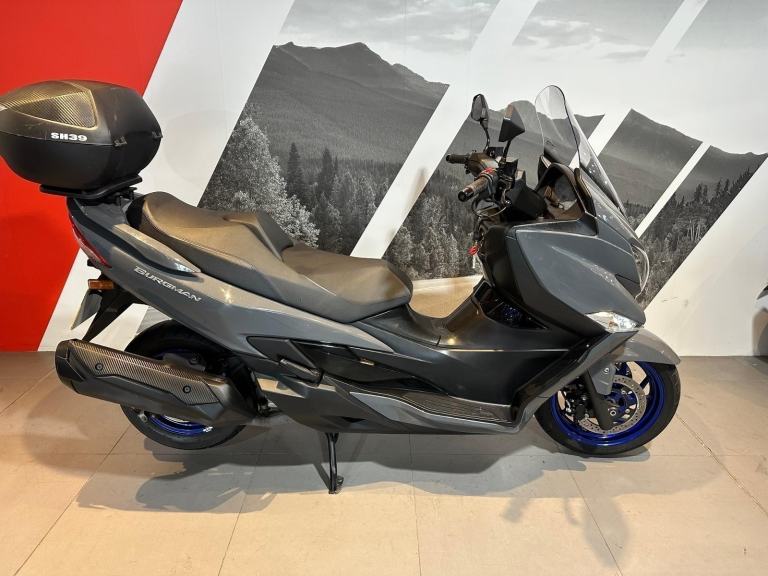 Suzuki AN 400 Burgman 2023 with 6751 miles + Top Box / Heated Grips 