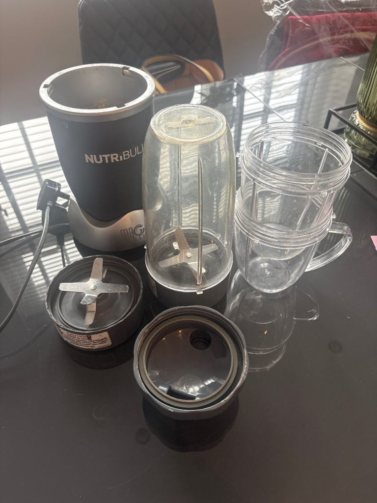 Nutribullet with spare parts 