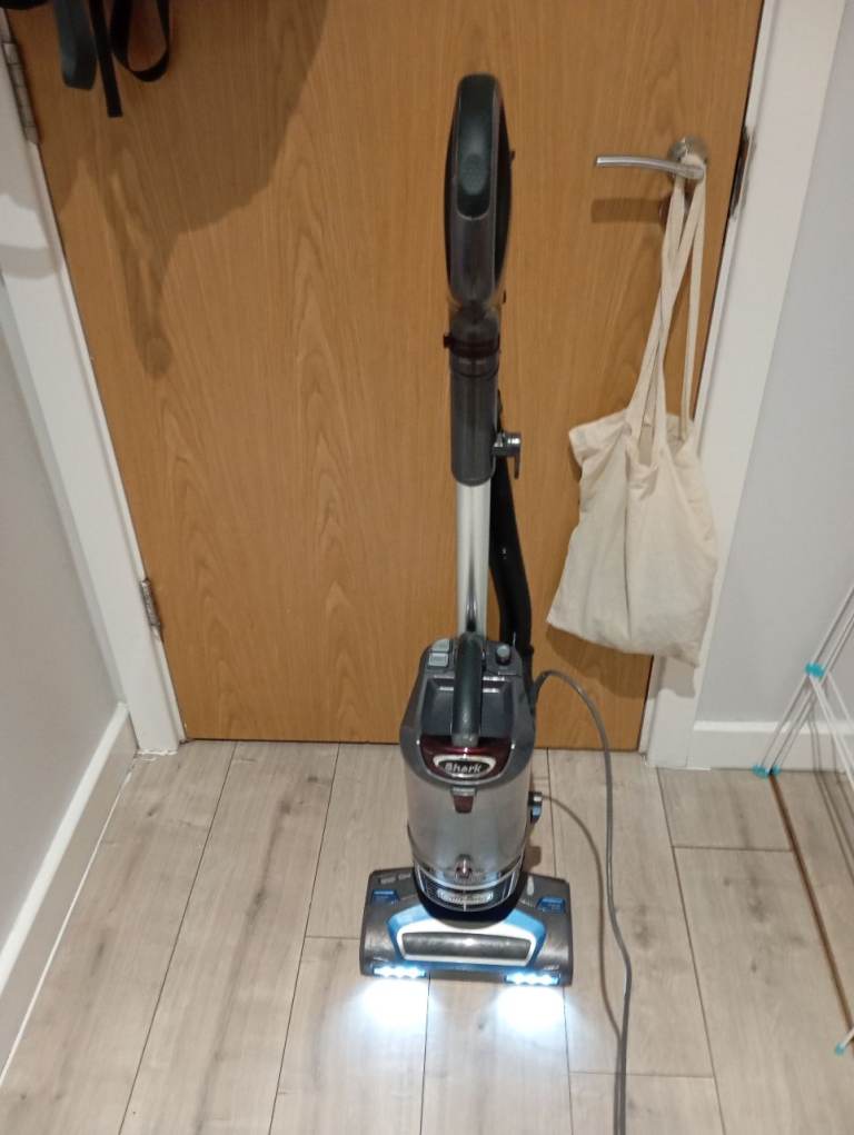 Shark NV601UKT