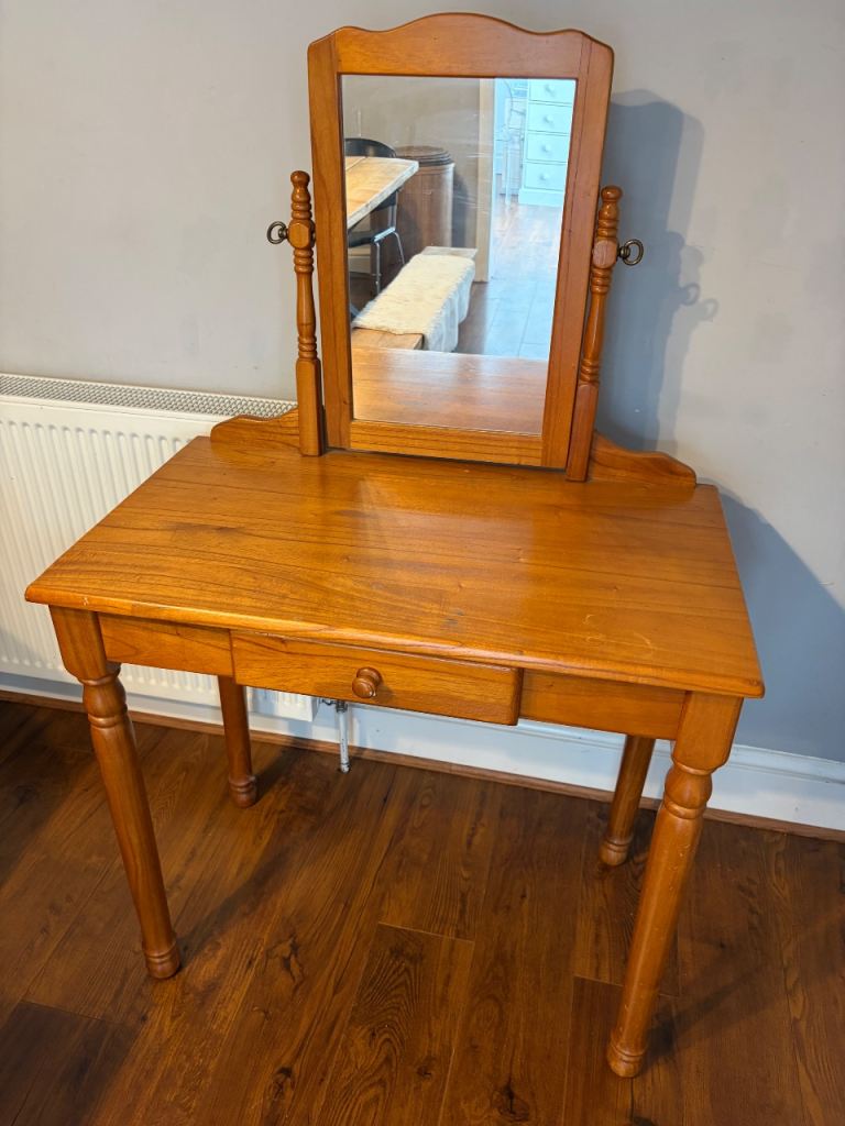 Solid pine dresser 