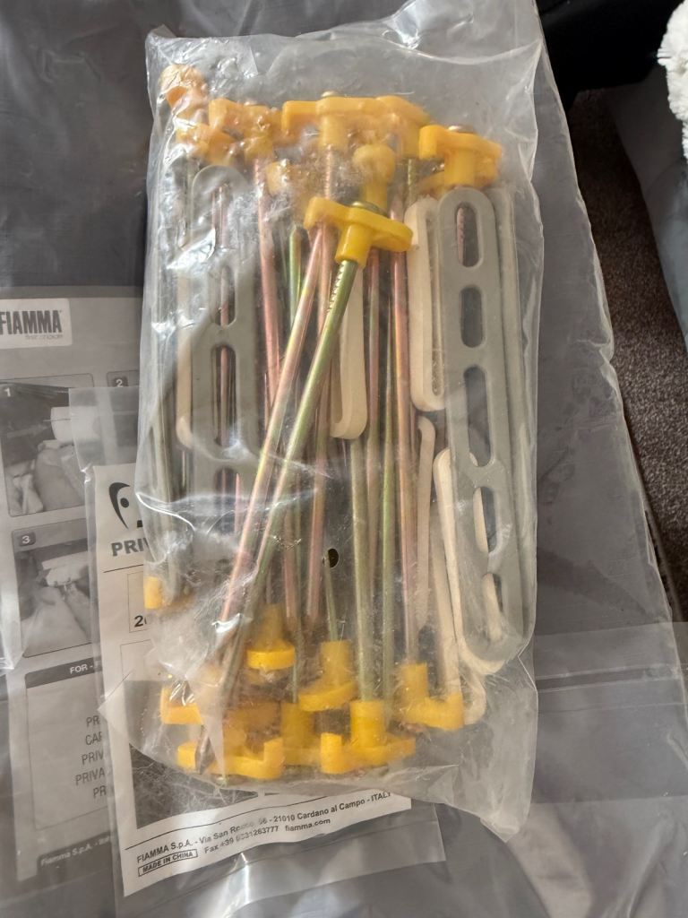 Fiamma privacy room pegs 