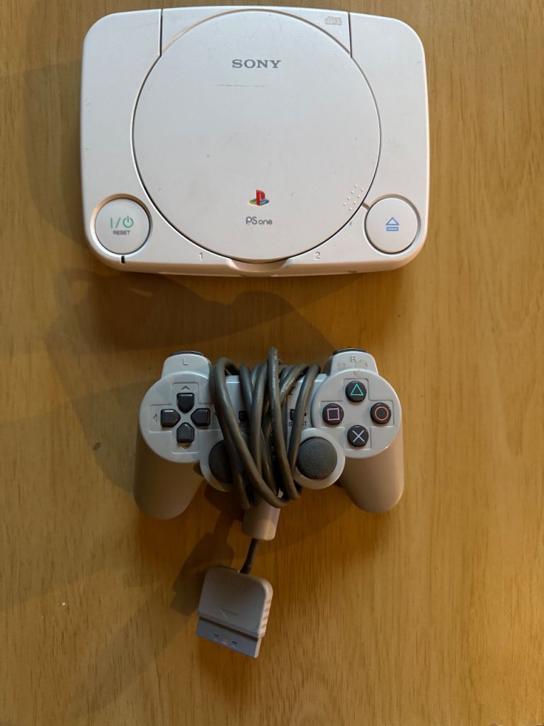 Sony PS One Slim - Console and Controller 