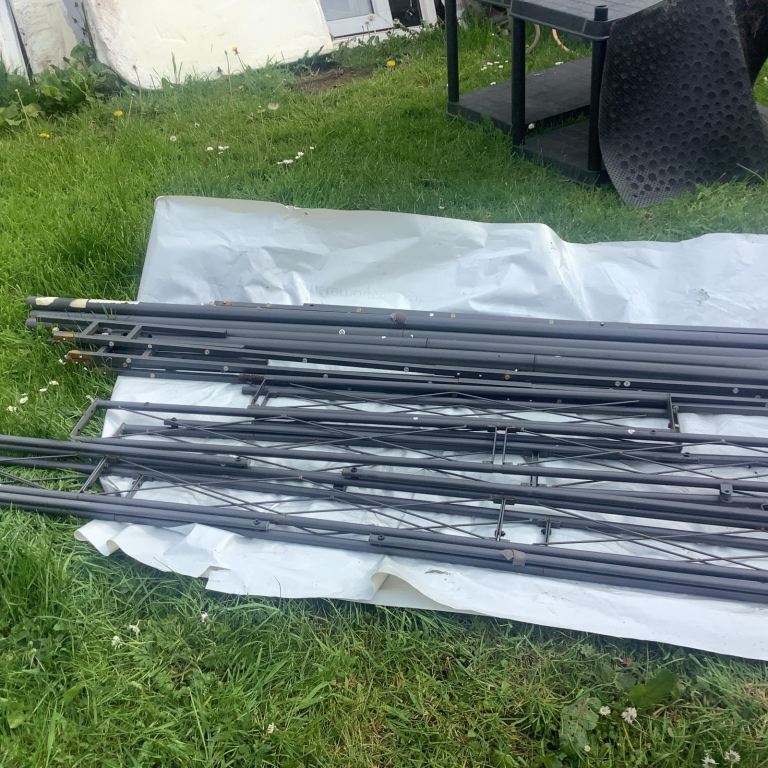 Outsunny 2.5 x 2.5M Garden Metal Gazebo - Only metal frame (No curtains)