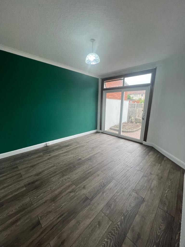 Stunning 4 bed house to rent in IG2 7ES