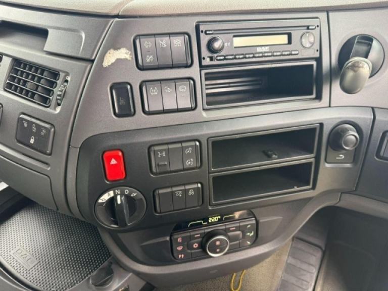 DAF XF 530 6x2 MID LIFT SLEEPER CAB TRACTOR UNIT