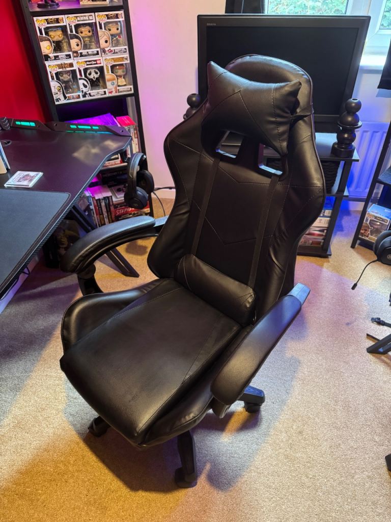 Black Gaming Office Chair – Adjustable with Footrest