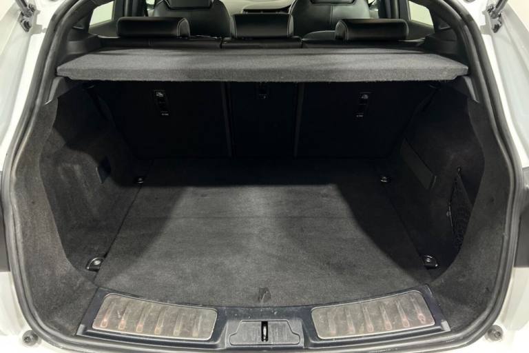 2021 21 JAGUAR E-PACE 1.5 P300E 12.17KWH R-DYNAMIC S SUV 5DR PETROL PLUG-IN HYBR