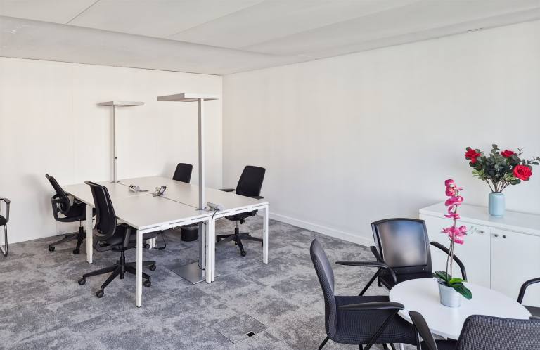 Aberdeen - AB21 0GL \ Large Office Space with Flexible Setup for Up to 15 Workstations