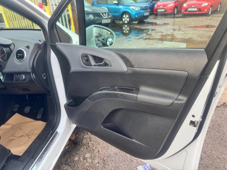 2014 Vauxhall Meriva 1.4T 16V SE 5dr MPV PETROL Manual