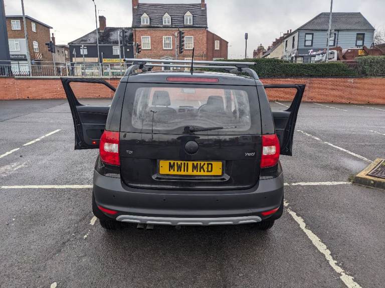 Skoda, YETI, Hatchback, 2011, Manual, 1968 (cc), 5 doors