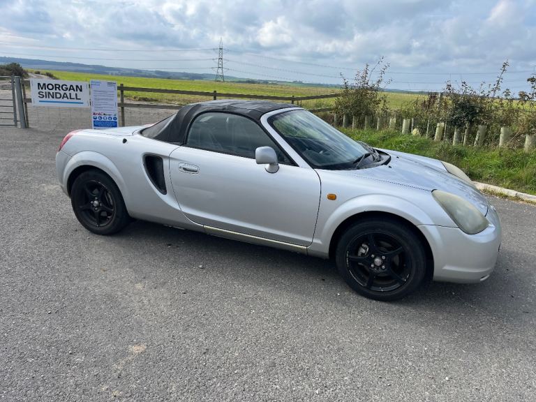 TOYOTA MR2 